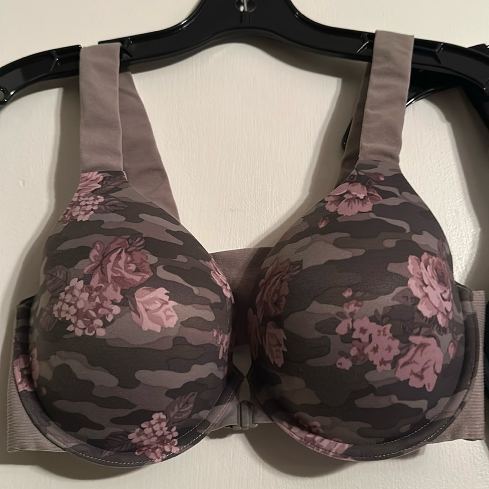 SPANX Green and Black Bras size 36C